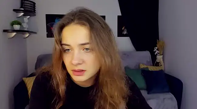 KristinaLoison online show from 12/22/24, 07:21