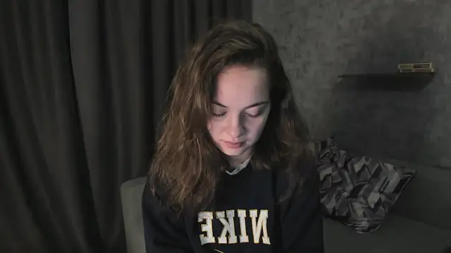 Snapshot of KristinaLoison chatting on 04/24/26, 04:31 KristinaLoison online show from 04/24/26, 04:31