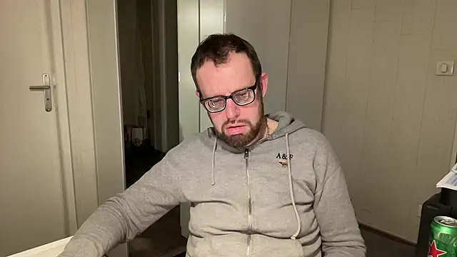 Snapshot of FABIOGLASSES chatting on 12/08/24, 11:51 FABIOGLASSES online show from 12/08/24, 11:51