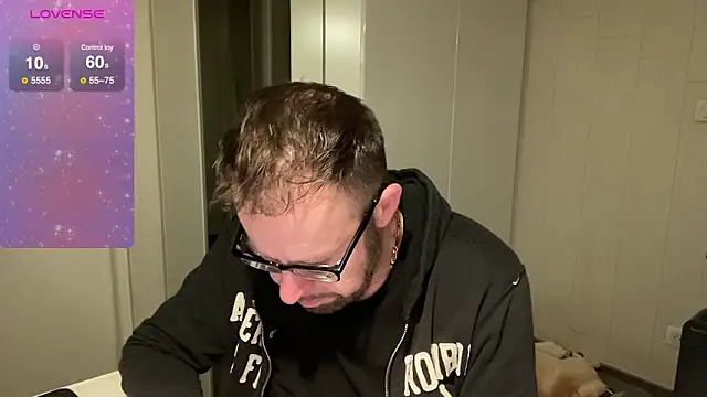 Snapshot of FABIOGLASSES chatting on 02/05/25, 09:40 FABIOGLASSES online show from 02/05/25, 09:40