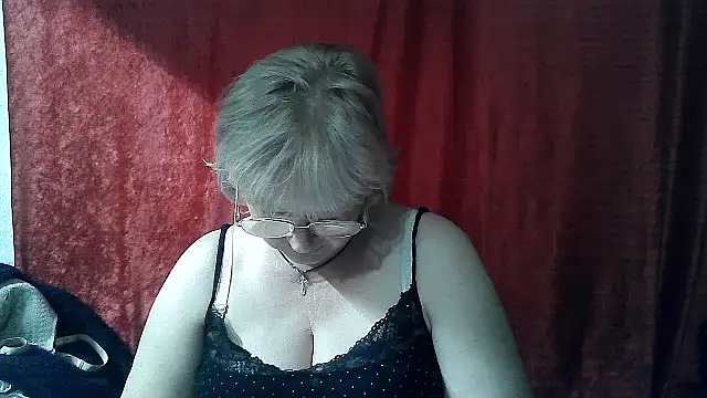 Snapshot of Gina_Marlyn chatting on 04/30/26, 08:04 Gina Marlyn online show from 04/30/26, 08:04