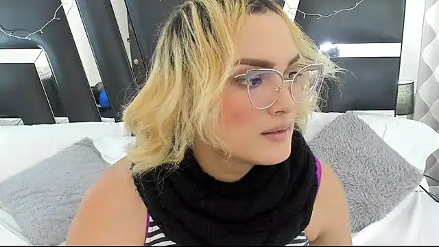 Snapshot of katya_kozlov chatting on 02/13/25, 02:56 katya kozlov online show from 02/13/25, 02:56