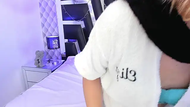 Snapshot of katya_kozlov chatting on 03/15/25, 10:03 katya kozlov online show from 03/15/25, 10:03