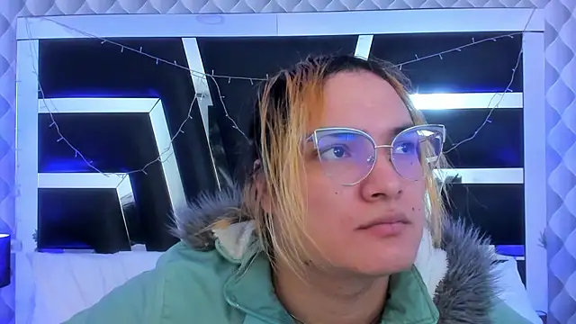 Snapshot of katya_kozlov chatting on 09/20/25, 05:30 katya kozlov online show from 09/20/25, 05:30