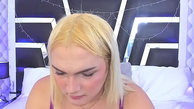 Snapshot of katya_kozlov chatting on 10/03/25, 12:51 katya kozlov online show from 10/03/25, 12:51