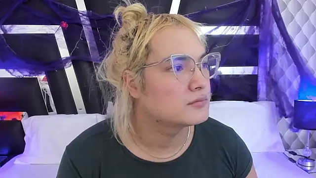 Snapshot of katya_kozlov chatting on 11/02/25, 03:53 katya kozlov online show from 11/02/25, 03:53