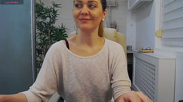 EllaMilf  online show from 01/25/25, 08:42