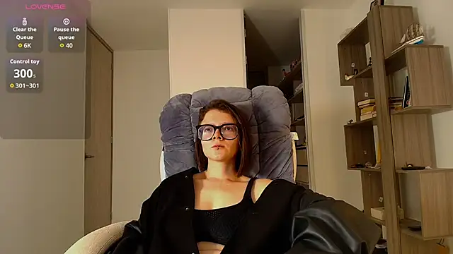 Arya starrk online show from 11/06/25, 02:18