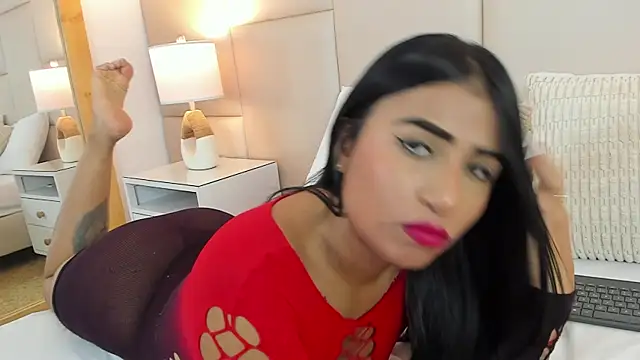 Snapshot of AntoniaRoss_ chatting on 06/18/26, 12:53 AntoniaRoss online show from 06/18/26, 12:53