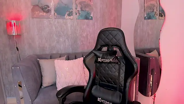 MelanieHudson  online show from 12/13/24, 07:53