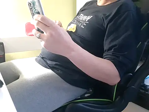 feathersify online show from 10/21/25, 06:36