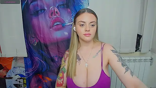 Lilia Moon online show from 04/29/26, 09:24
