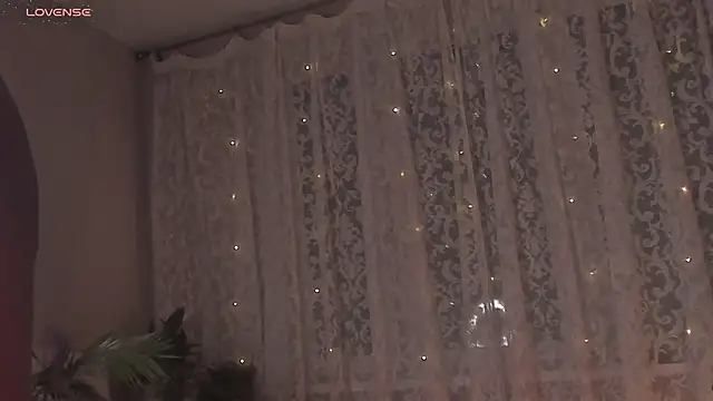 Ana Peachy  online show from 11/18/25, 10:03