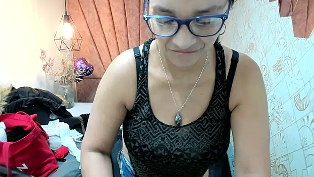 MarilynMiilf  online show from 11/12/25, 07:35