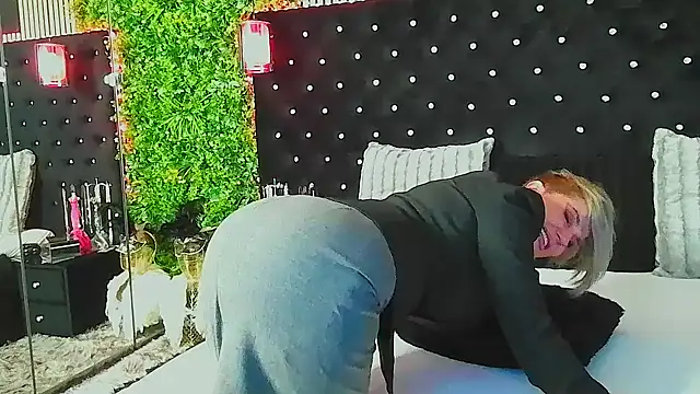 InannaStar online show from 03/10/26, 10:42