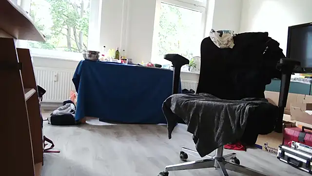 Snapshot of chubbysmallcock@xh chatting on 09/14/25, 04:39 chubbysmallcockxh online show from 09/14/25, 04:39