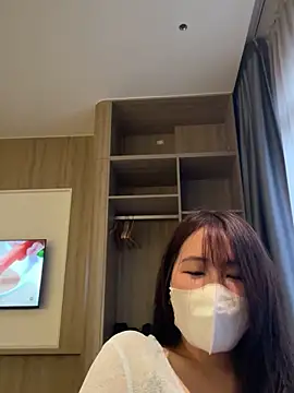 Snapshot of Onee-Chew chatting on 05/10/26, 10:42 Onee-Chew online show from 05/10/26, 10:42