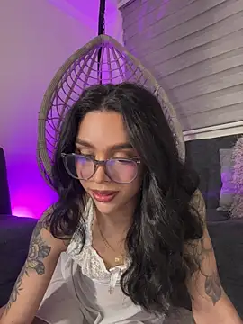 Samantha Bernardo online show from 04/18/26, 04:38