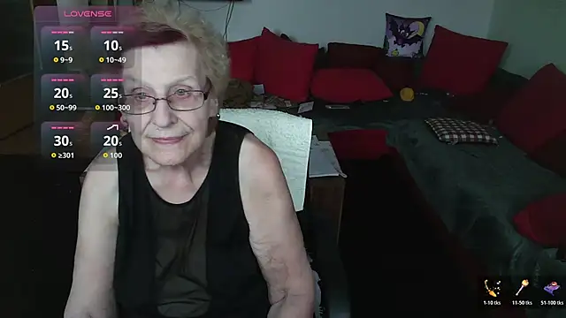 HeisseomaOriginal online show from 11/14/25, 08:13