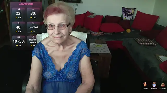 HeisseomaOriginal online show from 12/16/25, 08:19