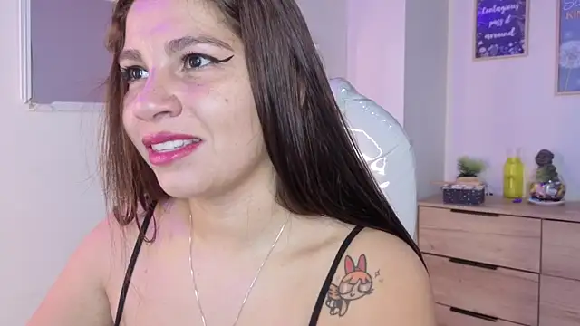 bluee hazell online show from 04/01/26, 11:33