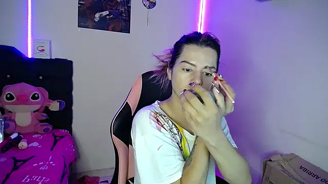 yuliana 19 online show from 10/06/25, 09:51