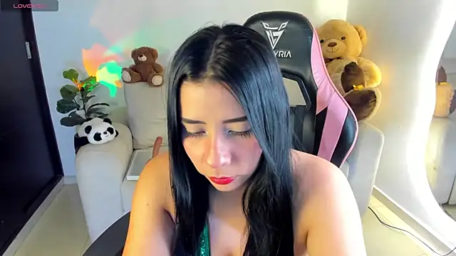 Snapshot of eval_lee18 chatting on 10/26/25, 02:06 eval lee18 online show from 10/26/25, 02:06