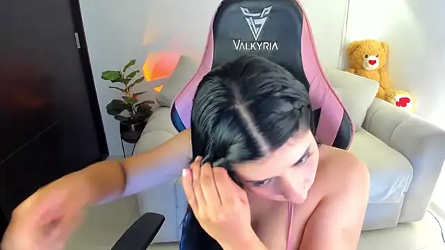 eval lee18 online show from 02/11/26, 03:33