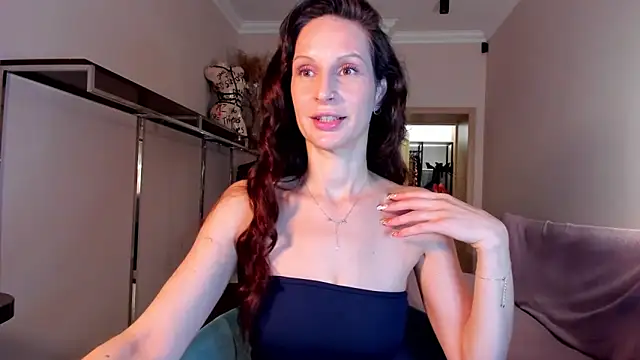 Mila Anders online show from 09/10/25, 04:56