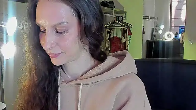 Mila Anders online show from 04/14/26, 04:51