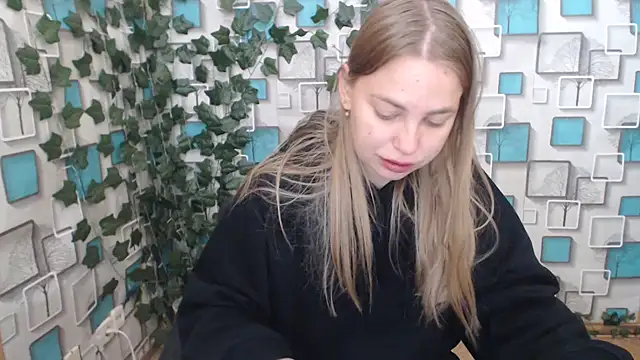 Snapshot of klerkarina chatting on 10/03/25, 05:15 klerkarina online show from 10/03/25, 05:15