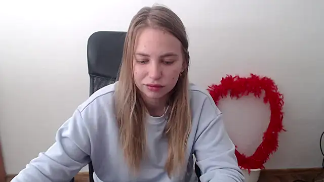 Snapshot of klerkarina chatting on 10/19/25, 04:46 klerkarina online show from 10/19/25, 04:46