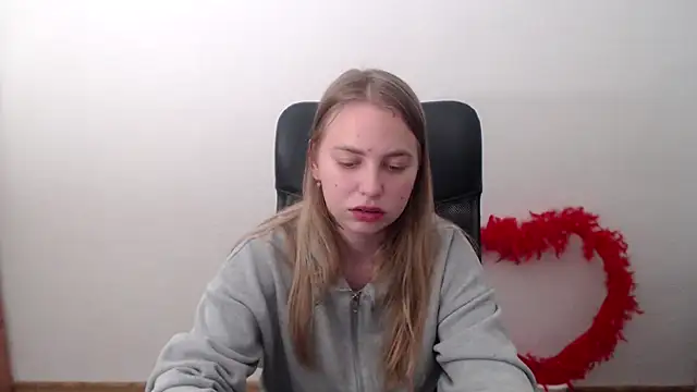 Snapshot of klerkarina chatting on 10/21/25, 07:31 klerkarina online show from 10/21/25, 07:31
