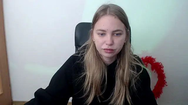 Snapshot of klerkarina chatting on 10/23/25, 04:34 klerkarina online show from 10/23/25, 04:34