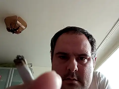 Snapshot of tididi1986 chatting on 10/31/25, 01:56 tididi1986 online show from 10/31/25, 01:56