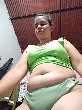 Snapshot of ValeriaSantos- chatting on 05/15/26, 02:40 ValeriaSantos- online show from 05/15/26, 02:40