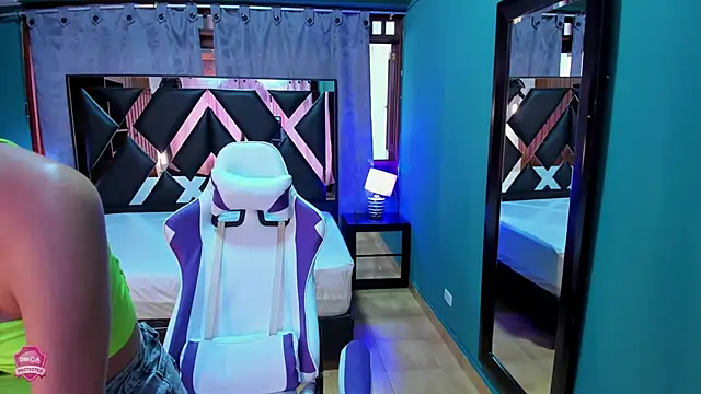 Linda4Petite online show from 03/11/25, 06:19