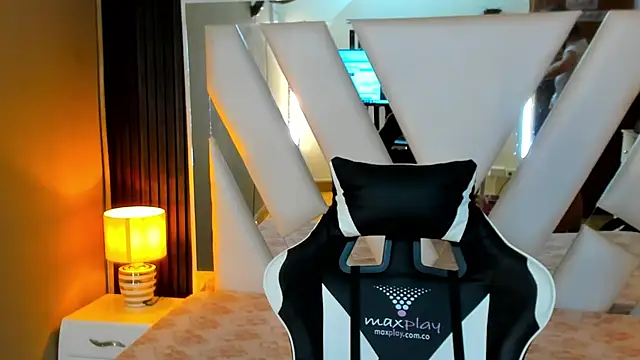 Linda4Petite online show from 10/11/25, 06:50