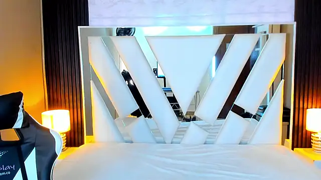 Linda4Petite online show from 10/13/25, 06:08