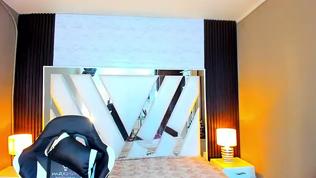 Linda4Petite online show from 10/22/25, 06:18