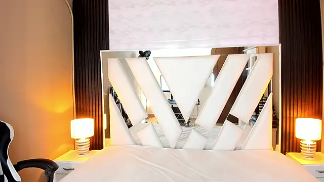 Linda4Petite online show from 12/20/25, 06:15