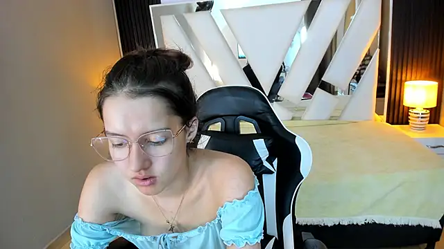 Linda4Petite online show from 01/07/26, 06:54