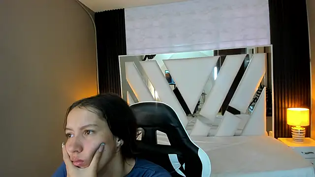 Linda4Petite online show from 01/18/26, 02:21