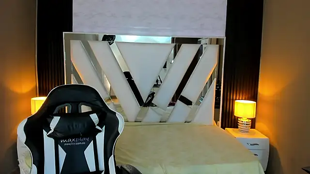 Linda4Petite online show from 02/14/26, 07:10