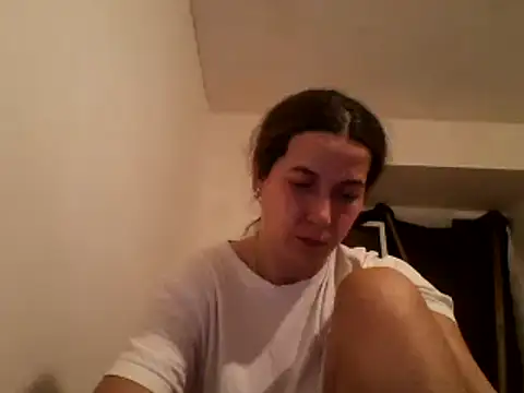 Snapshot of Tamilashaa chatting on 12/24/24, 06:39 Tamilashaa online show from 12/24/24, 06:39