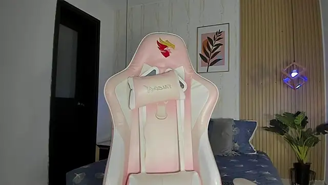 CameronCollins  online show from 10/20/25, 07:47