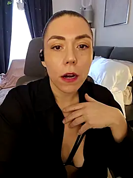 Ellie-L-Elizabeth online show from 12/12/24, 03:59