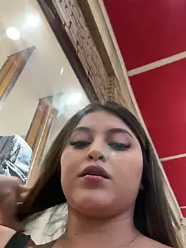 lunablossom  online show from 02/08/25, 10:40