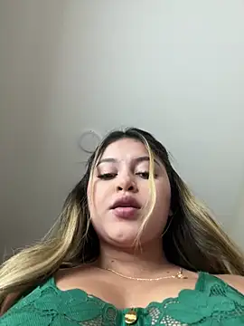 lunablossom  online show from 11/14/25, 09:13