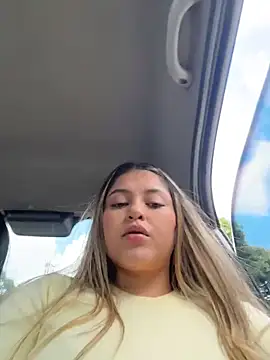 lunablossom  online show from 03/22/26, 07:39